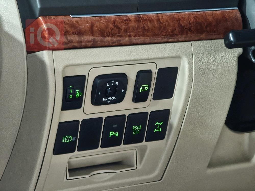 تۆیۆتا لاند کروزەر